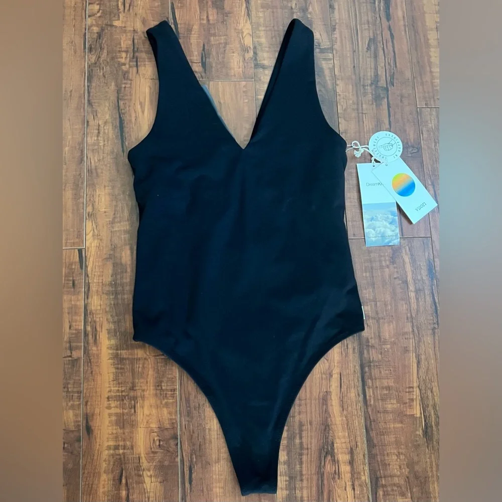 Vuori Halo Bodysuit - Picture 2 of 10